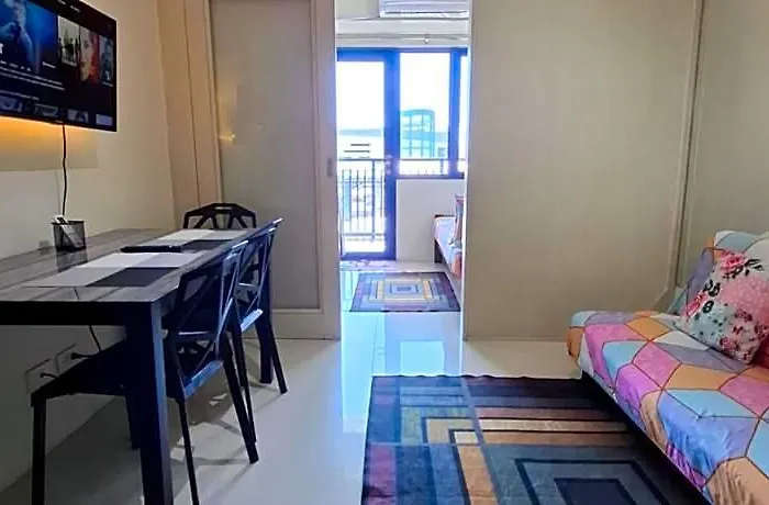 Kings Staycation At Sea Residences Hotel